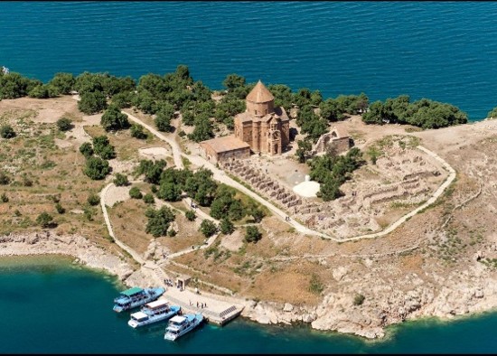 Akdamar Adası
